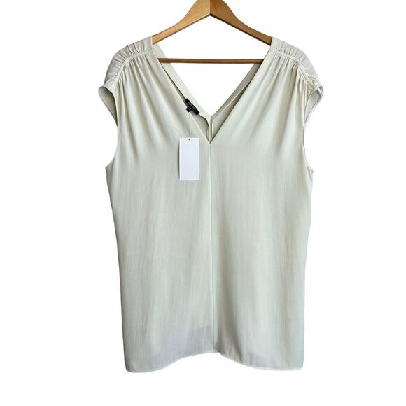 Lafayette 148 New York Top Womens Medium Ivory Silk Sleeveless Blouse V-neck NEW - Picture 1 of 8